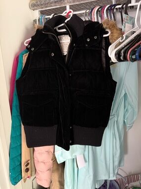 Old Navy Black Puffer Vest with Removable Faux Fur Hood
